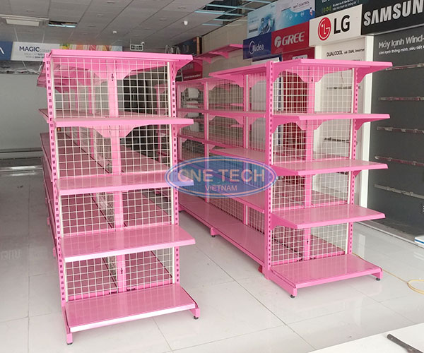 Kệ đôi bày giữa nhà