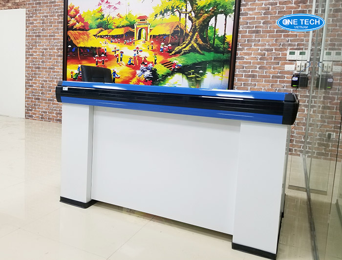 Onetech lắp đặt mẫu bàn thu ngân, máy tính tiền siêu thị tại Hạ Long, Quảng Ninh