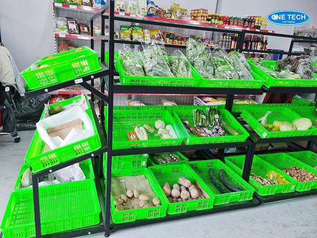Kệ bày hàng rau củ quả siêu thị khung sắt khay nhựa