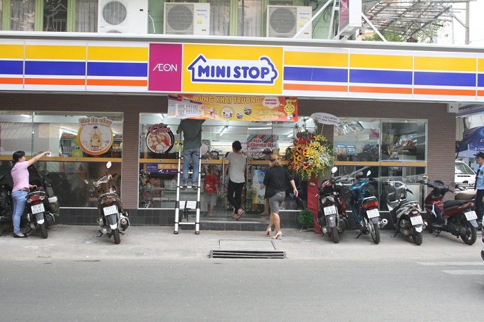 Tại Ministop cung cấp nhiều thức ăn nhanh hấp dẫn