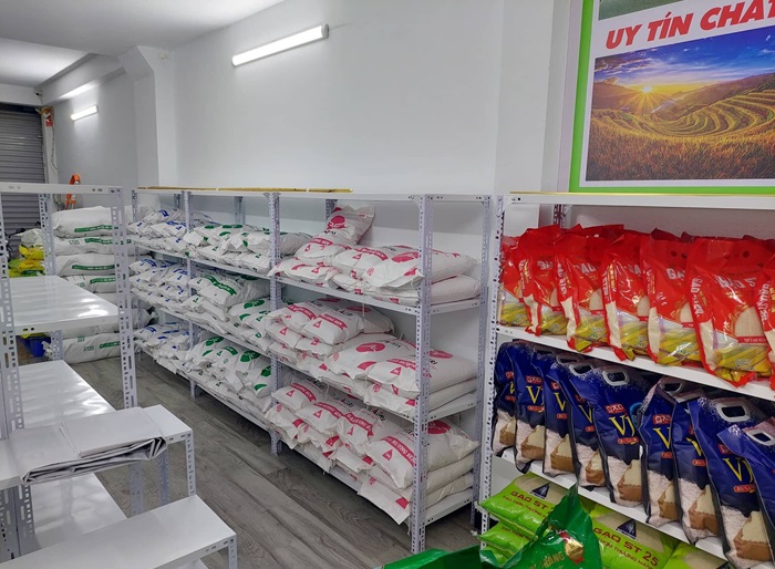 Kệ sắt V lỗ trưng bày gạo