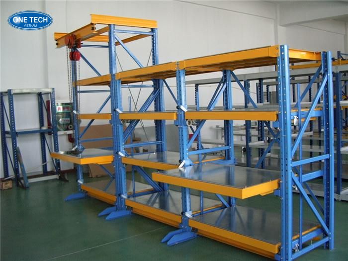 Kệ khuôn được thiết kế đơn giản với các chi tiết tách rời