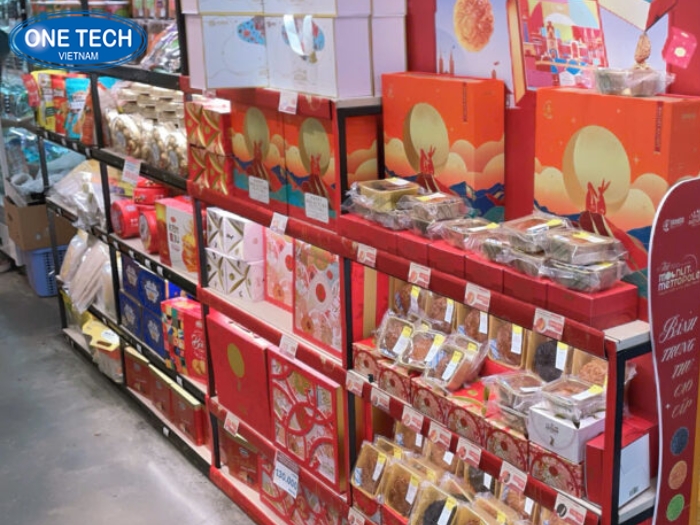 Hình ảnh kệ trưng bày bánh trung thu từ thực tế 3