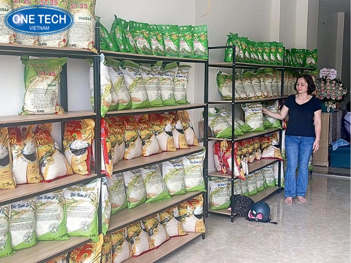Kệ khung sắt mặt gỗ sang trọng nâng tầm đẳng cấp