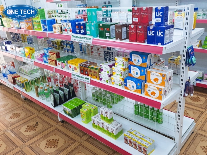 Kệ sắt trưng bày màu trắng thiết kế hiện đại, chuyên nghiệp