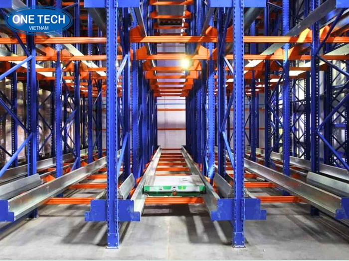 Kệ Radio Shuttle sử dụng robot thông minh, tối ưu năng suất và nâng cao tính an toàn