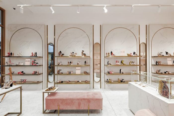 Shop giày nữ thanh lịch, hiện đại