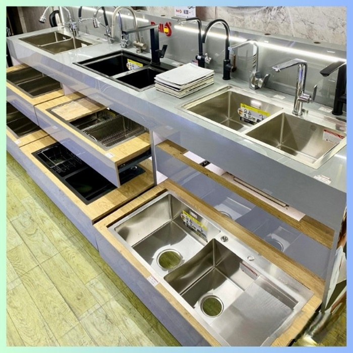 Kệ trưng bày chậu rửa bát áp tường tối ưu diện tích