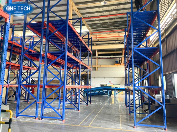 kệ kho hàng bằng sắt kích thước lớn tải trọng cao làm theo yêu cầu