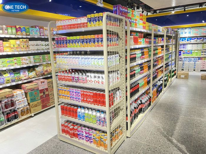 Đơn vị cung cấp kệ trưng bày nước uy tín trên thị trường – One Tech Việt Nam