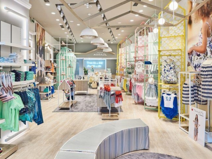 Mẫu thiết kế shop quần áo trẻ em 13