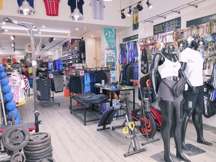 Mẫu thiết kế cửa hàng thể thao tổng hợp tiết kiệm chi phí