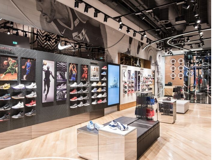 Mẫu thiết kế shop thể thao phong cách mạnh mẽ, hiện đại