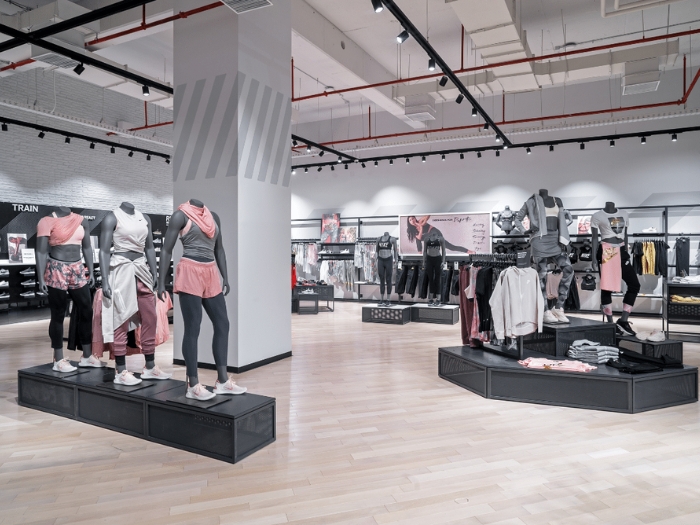 Mẫu thiết kế shop thời trang thể thao dành cho nữ