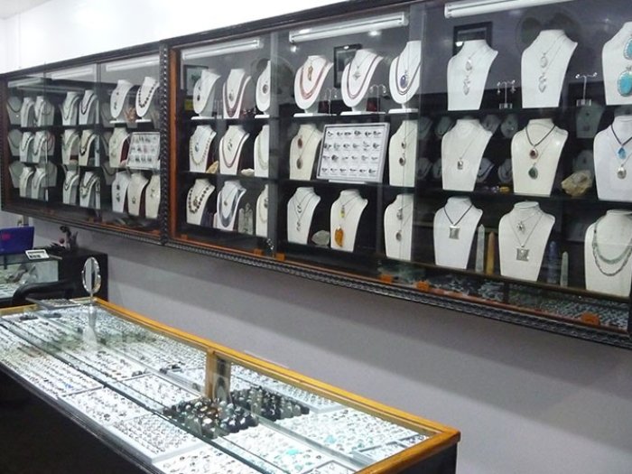 Kệ trang sức gắn tường tối ưu diện tích