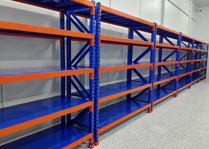 Kệ để máy bơm cồng kềnh