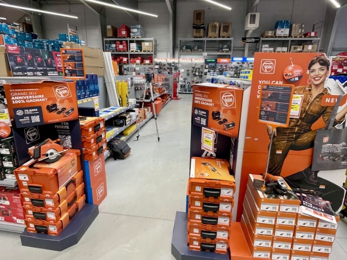 Tư vấn mở cửa hàng kim khí