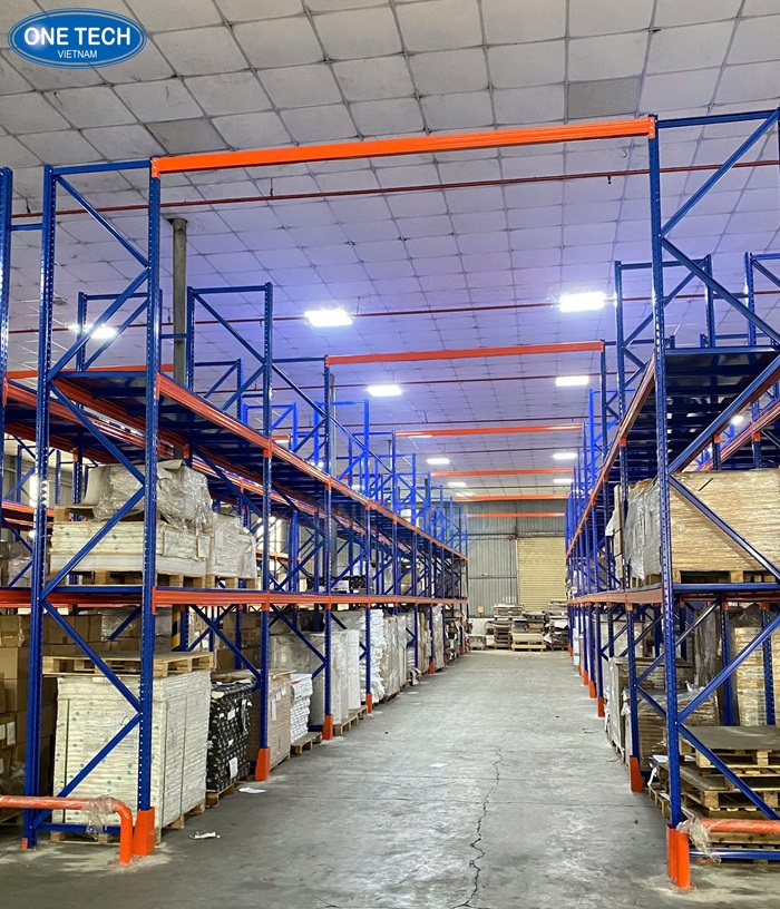 Khung kệ sơn tĩnh điện chắc chắc, bền bỉ theo thời gian