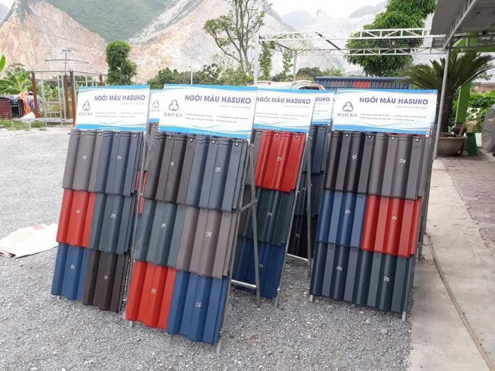 Kệ trưng bày gạch ngói hình chứ A