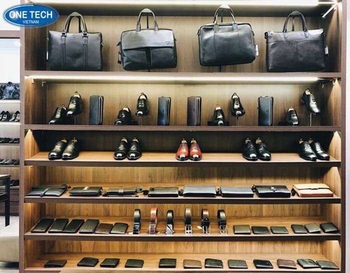 Kệ trưng bày ví bằng gỗ