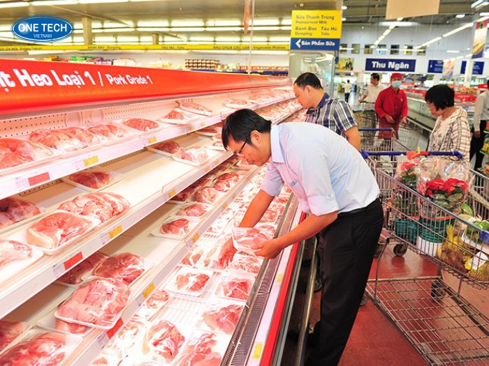 Thịt trong cửa hàng thực phẩm sạch