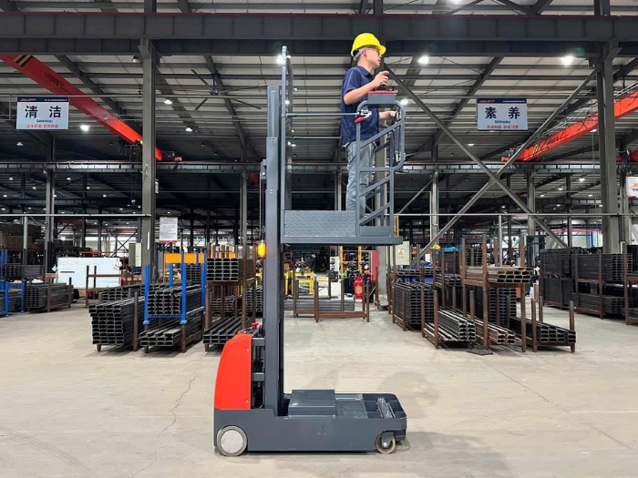 Xe nâng Order Picker ứng dụng cho kho nhiều mã hàng