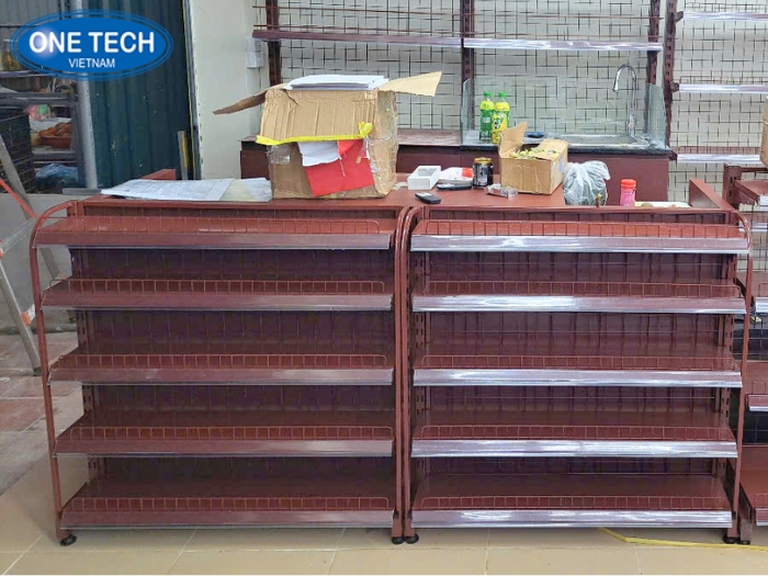 Kệ mini trước bàn thu ngân