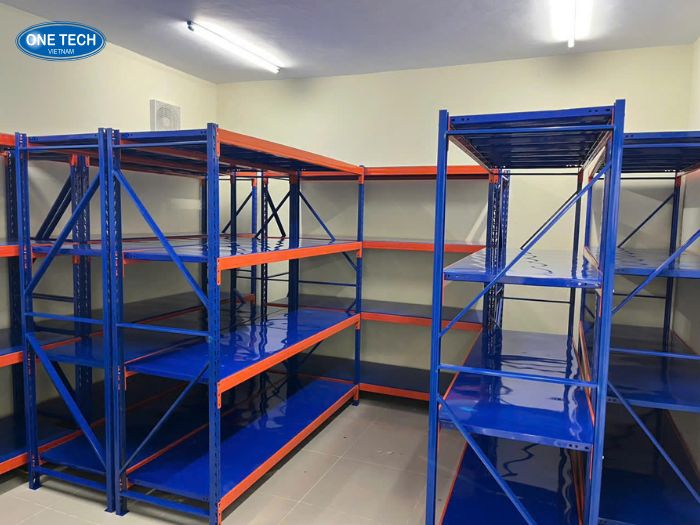 Kệ trung tải 300kg màu xanh cam phổ biến 